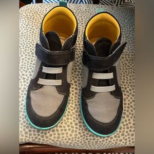 Boys Livie and Luca high top sneakers 3Y